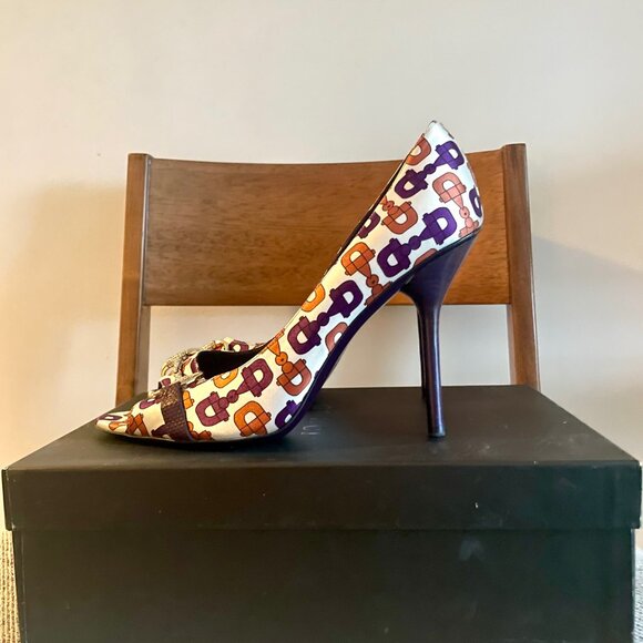 Gucci Silk horse bit print open toe stilettos with crystal bit size 10 - Picture 2 of 8